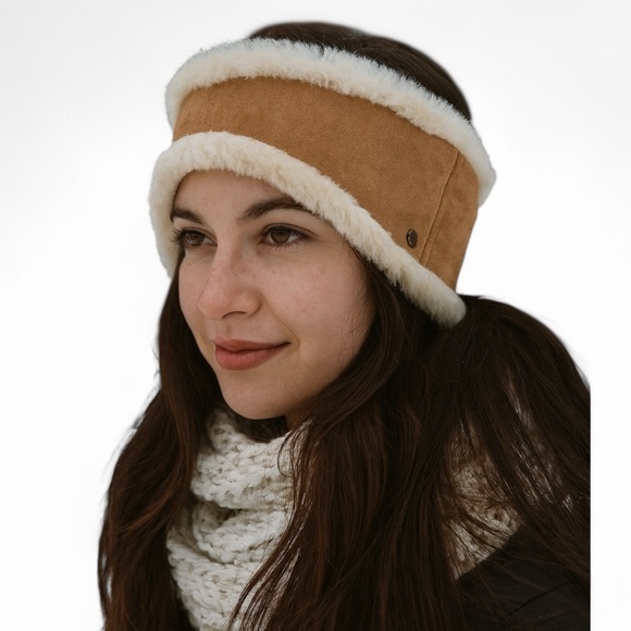 UGG Reversible Leather and Shearling Headband Ear Muff Chestnut Brand New! - Picture 1 of 13